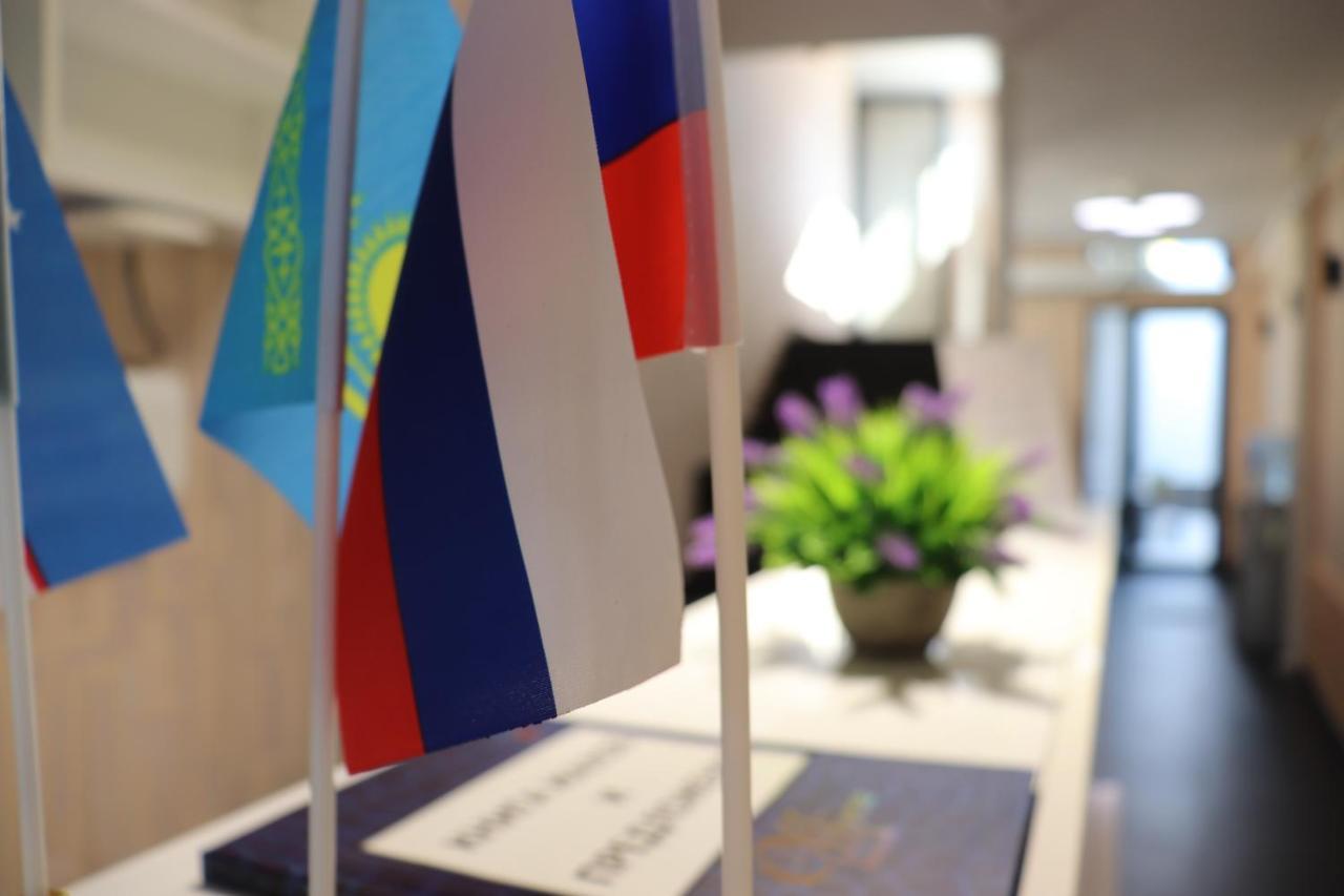 Bobur Hotel Tasken Kültér fotó
